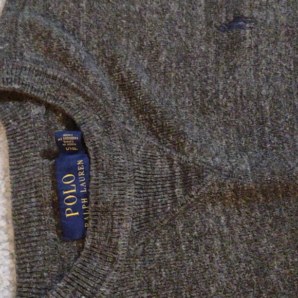 Excellent Used condition. Men's Ralph Lauren polo. Crew neck Sweater. Size small - Picture 2 of 3
